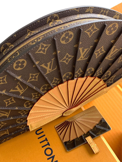 Louis Vuitton Fan Bag in Monogram Canvas