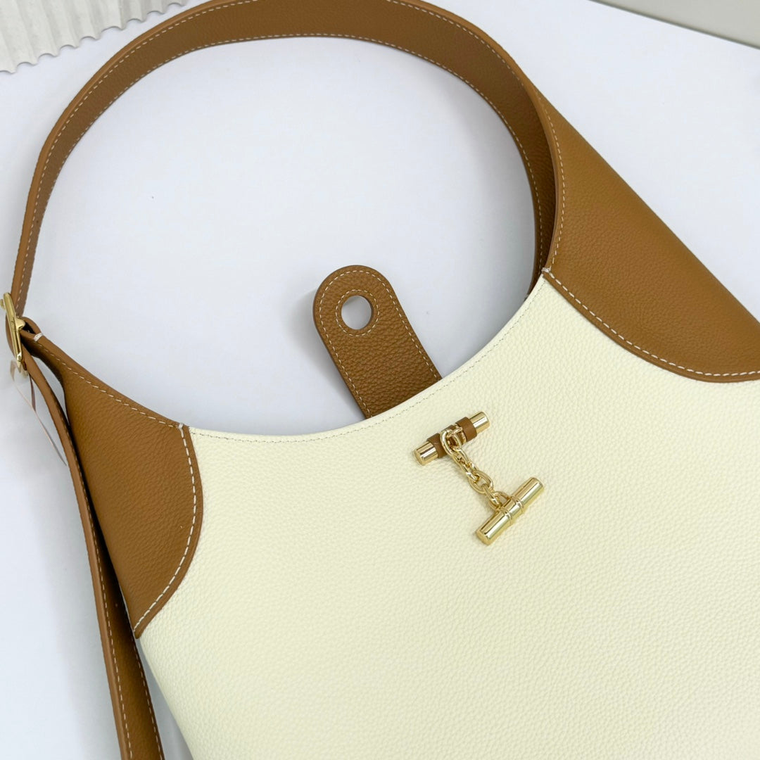 Loro Piana Bobbin bag