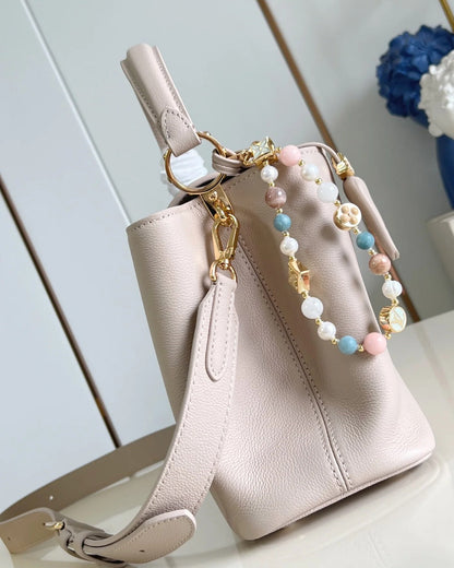 Louis Vuitton Capucines MM Souple Bag