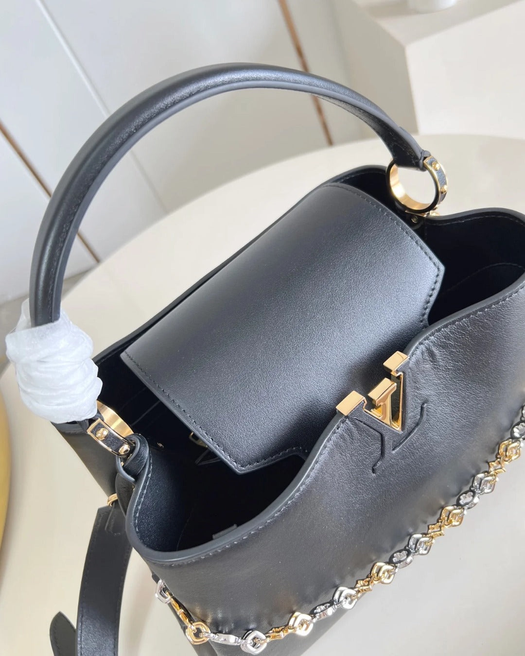 Louis Vuitton Capucines MM Souple Bag