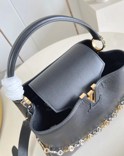 Louis Vuitton Capucines MM Souple Bag