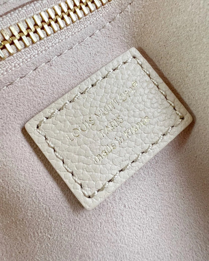Louis Vuitton Neverfull MM Tote Bag