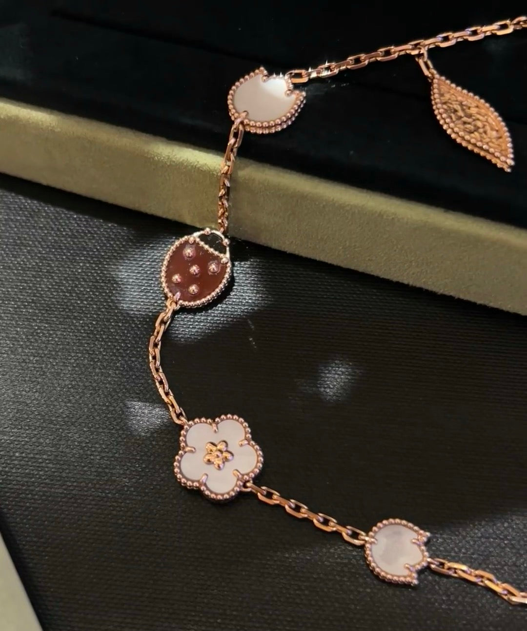 Van Cleef & Arpels Lucky Spring bracelet 5 motifs