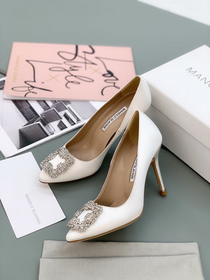 Manolo Blahnik Hangisi 90 Pumps