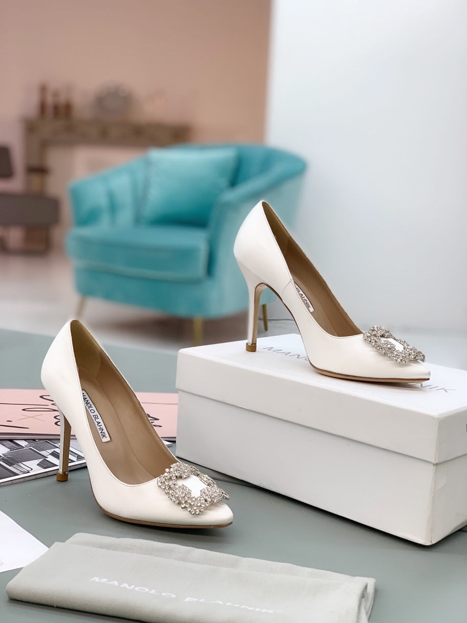 Manolo Blahnik Hangisi 90 Pumps