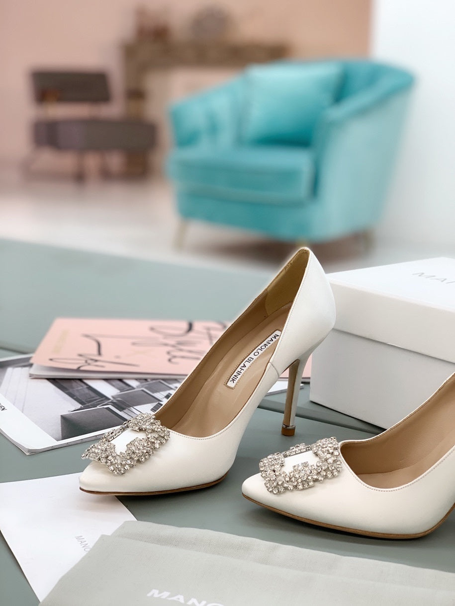 Manolo Blahnik Hangisi 90 Pumps