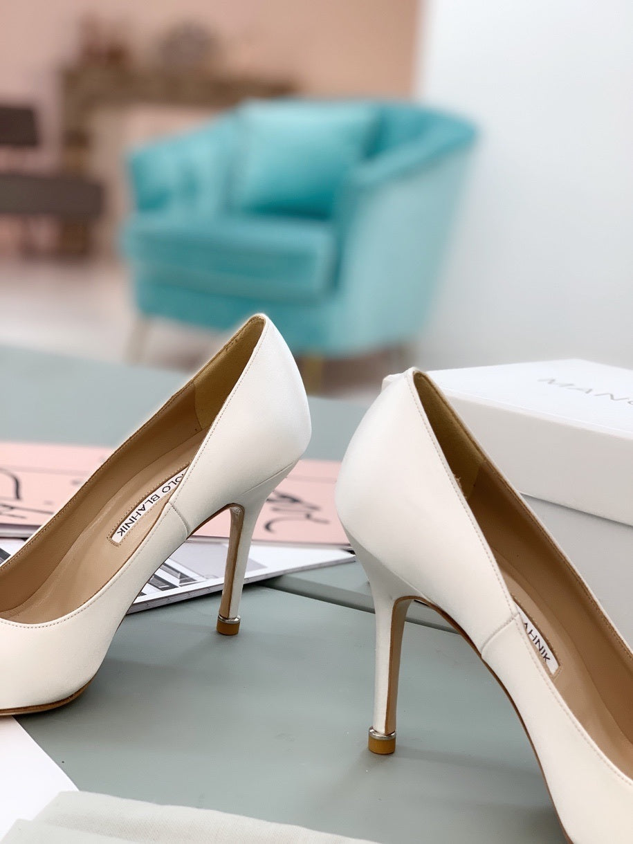 Manolo Blahnik Hangisi 90 Pumps