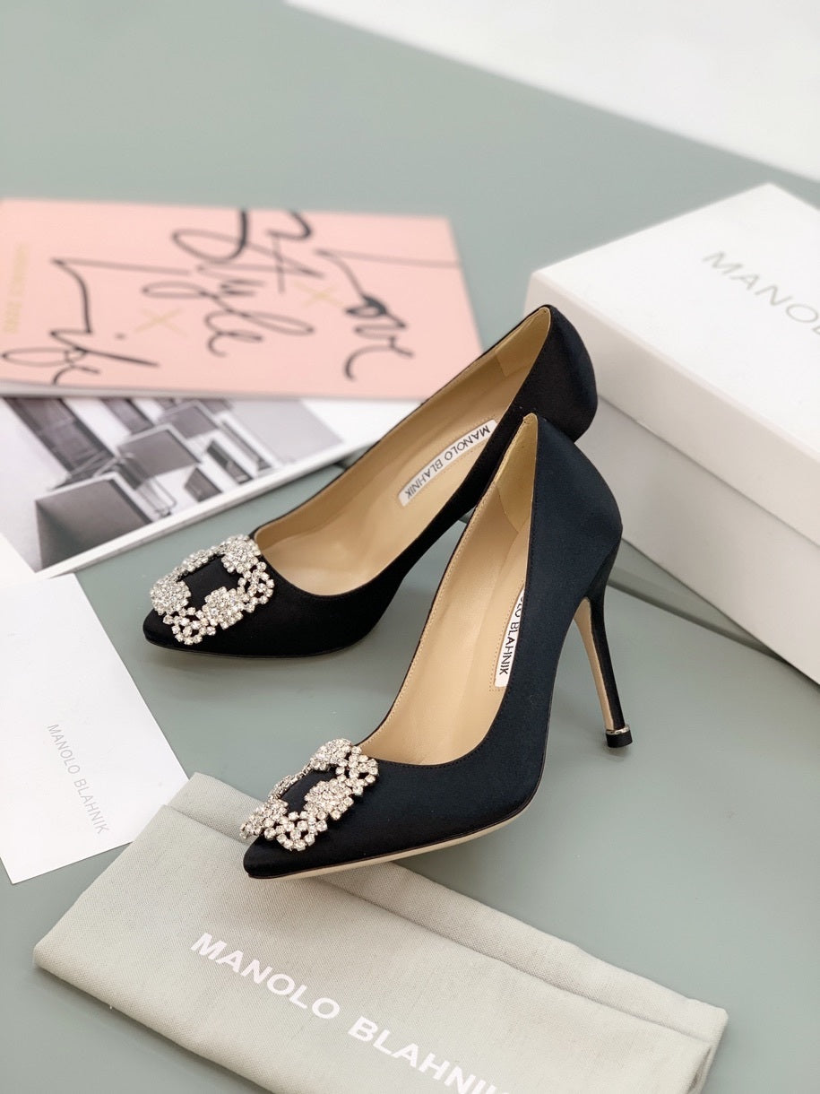 Manolo Blahnik Hangisi 90 Pumps