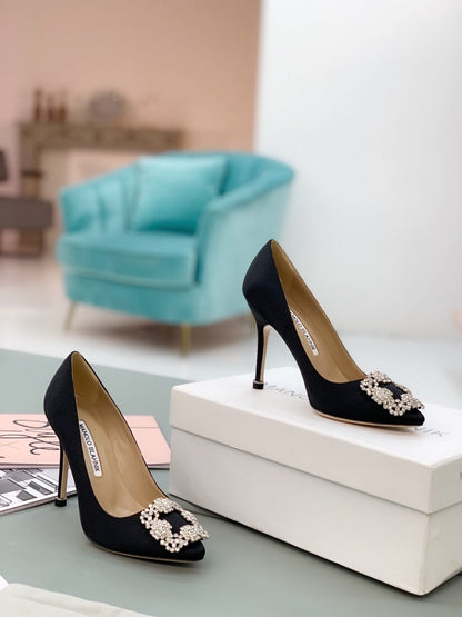 Manolo Blahnik Hangisi 90 Pumps