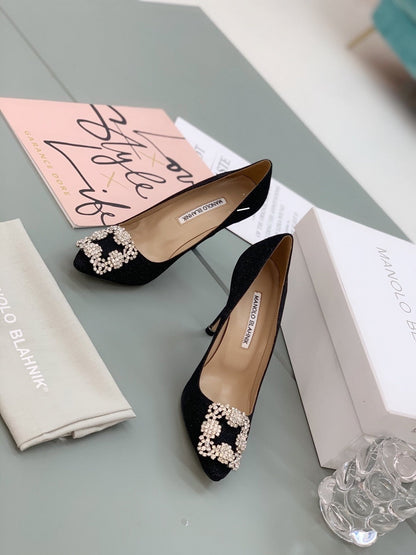 Manolo Blahnik Hangisi Glitter Pumps