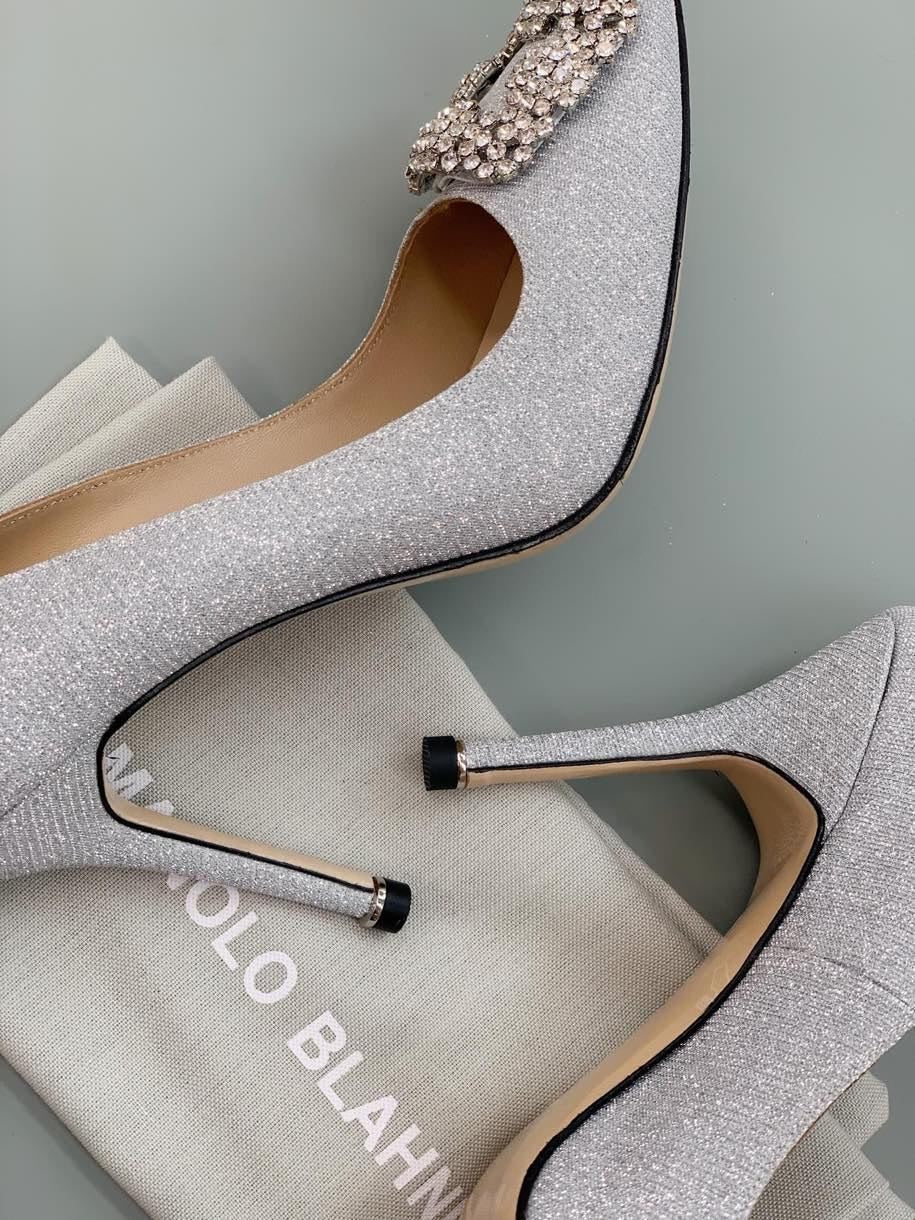 Manolo Blahnik Hangisi Glitter Pumps