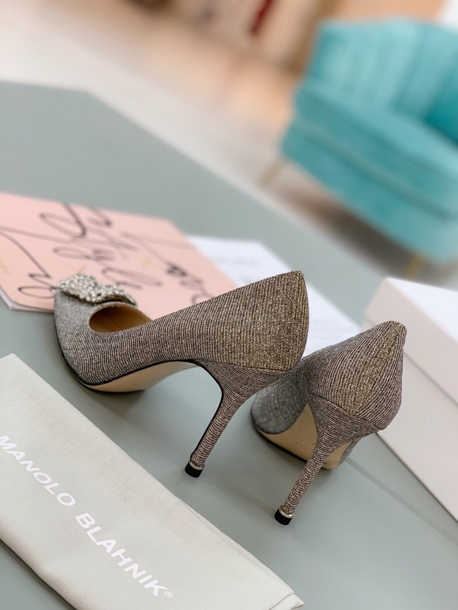 Manolo Blahnik Hangisi Glitter Pumps