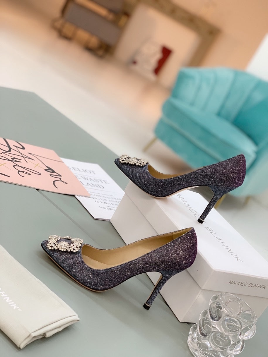 Manolo Blahnik Hangisi Glitter Pumps