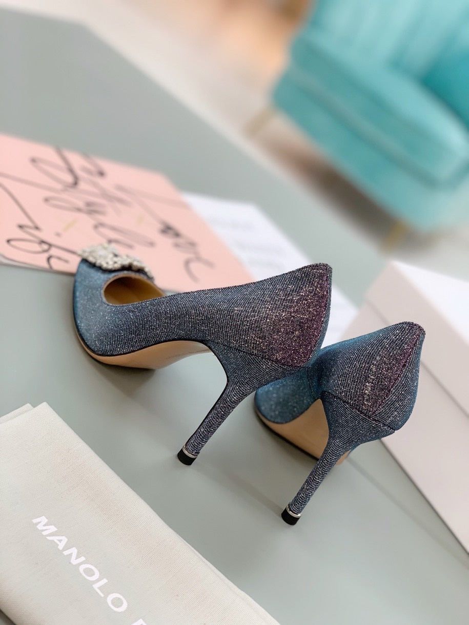 Manolo Blahnik Hangisi Glitter Pumps