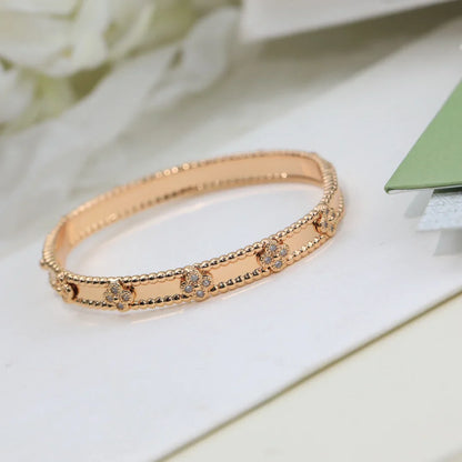 VCA Perlée Clovers Bracelet