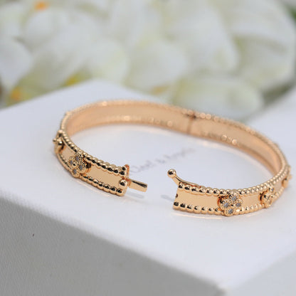 VCA Perlée Clovers Bracelet