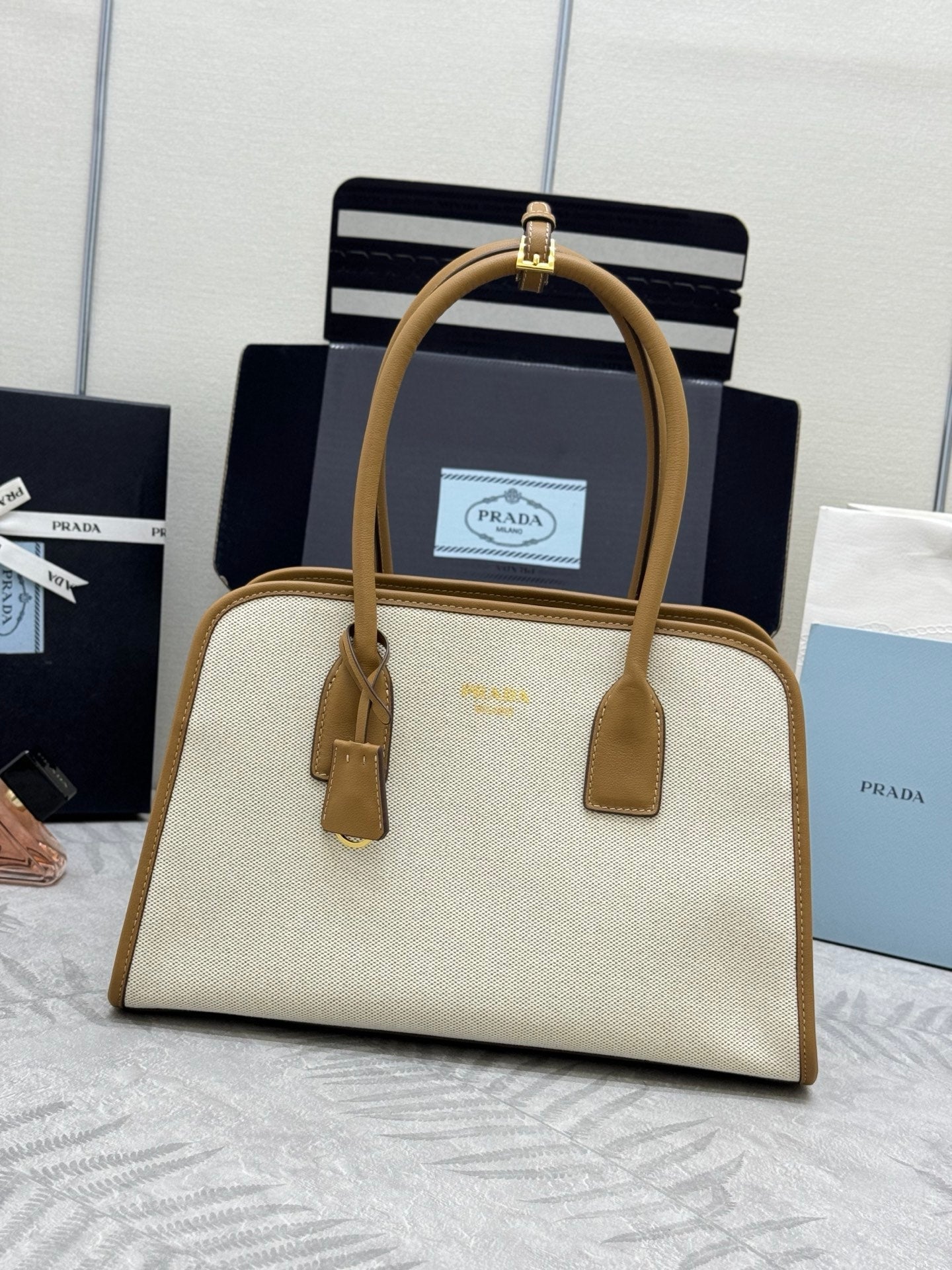 Prada Linen Blend Leather Tote Bag – Tan/Caramel
