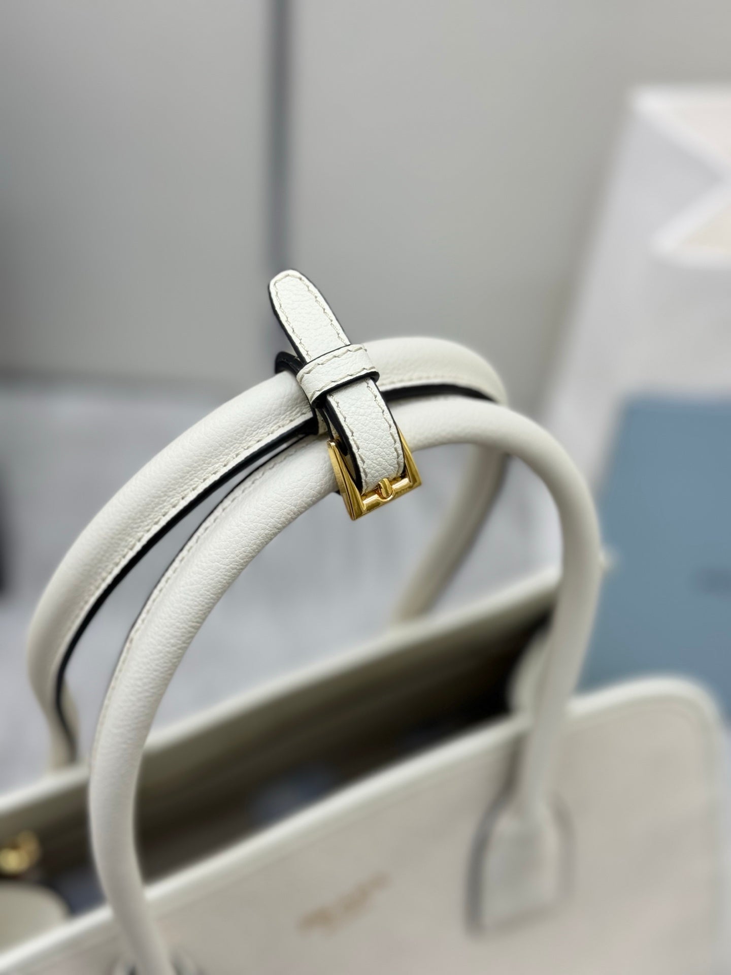 Prada Linen Blend Leather Tote Bag – Tan/White