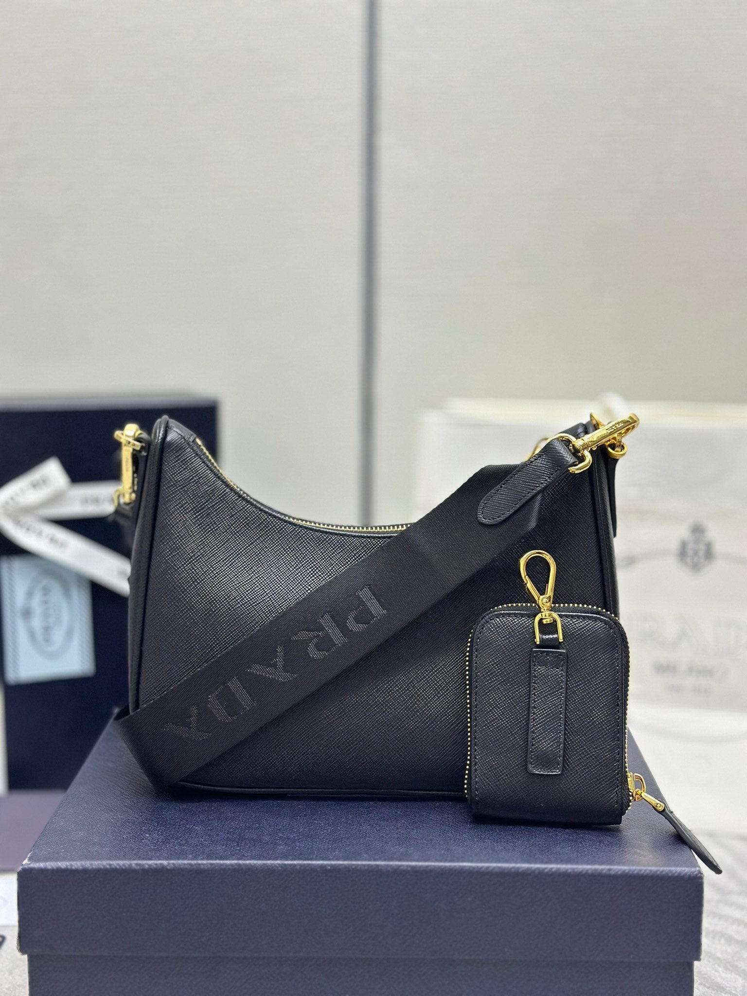 Prada Re-Edition 2005 Re-Nylon bag – Black/Gold