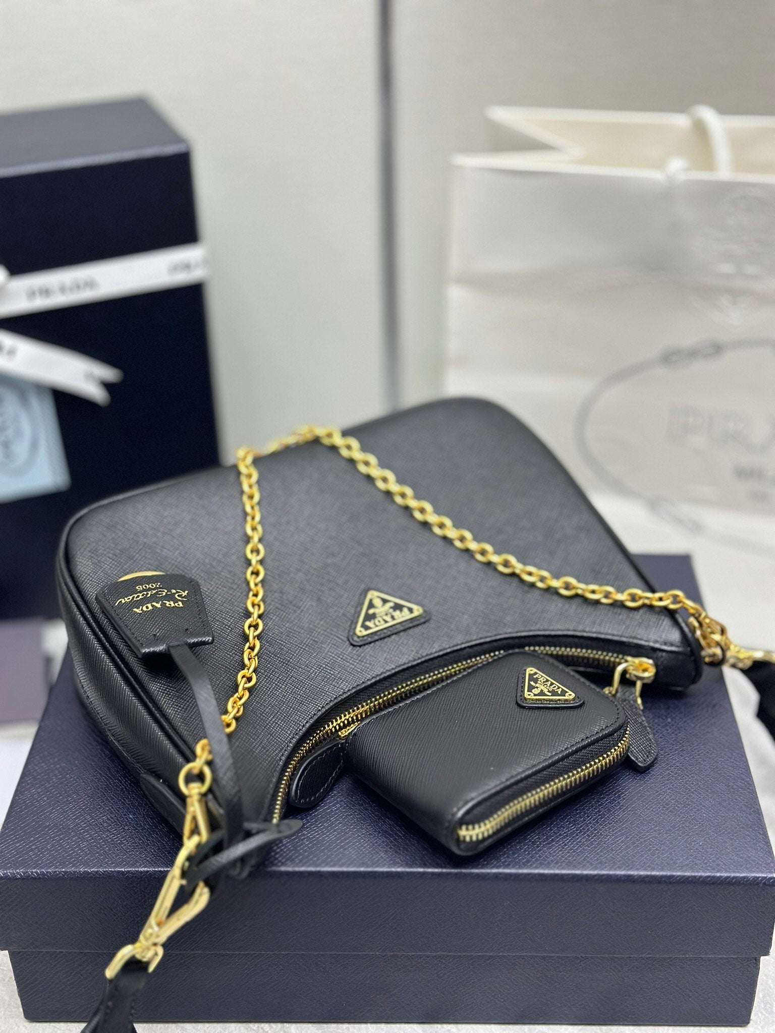 Prada Re-Edition 2005 Re-Nylon bag – Black/Gold