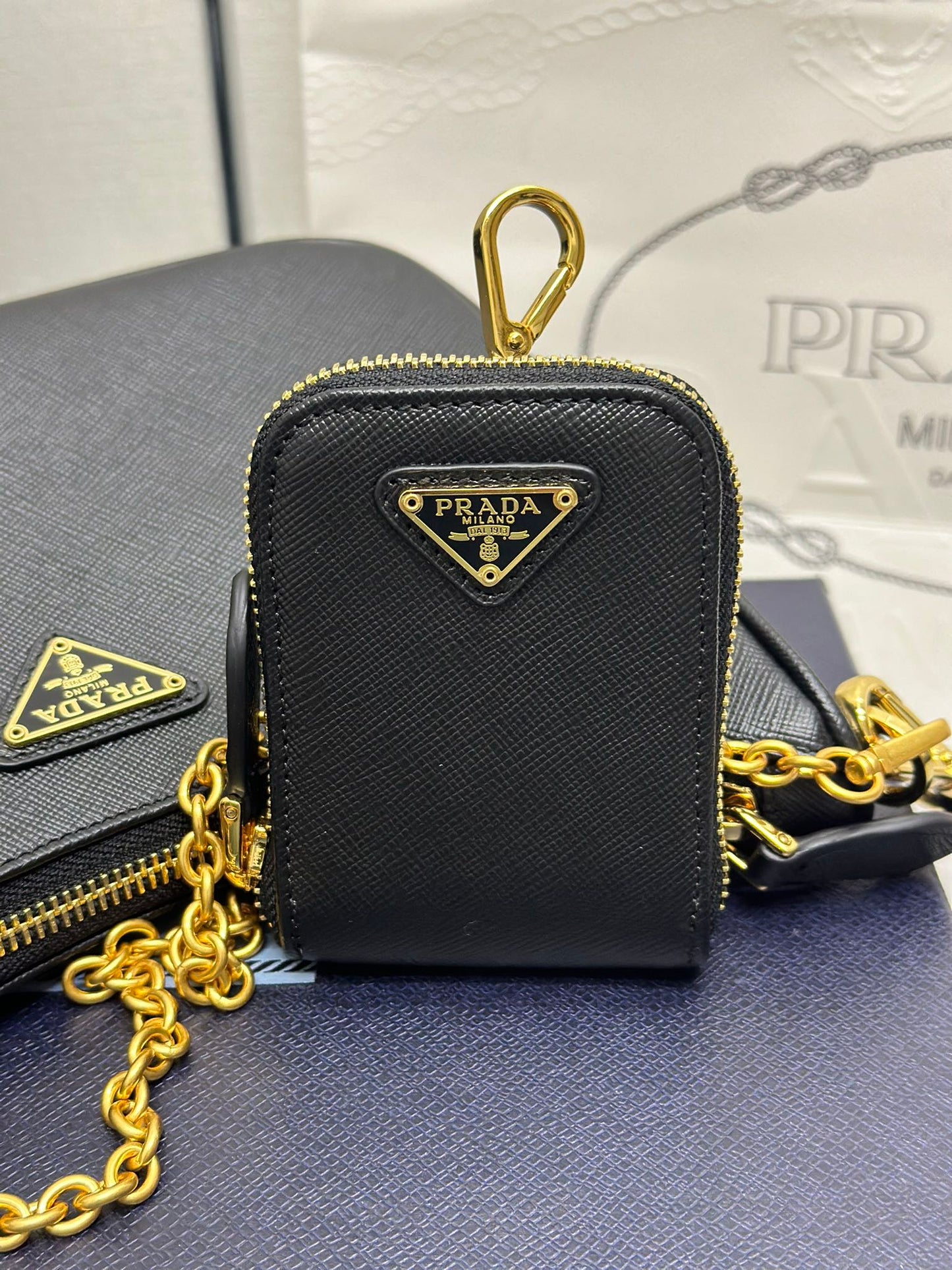 Prada Re-Edition 2005 Re-Nylon bag – Black/Gold