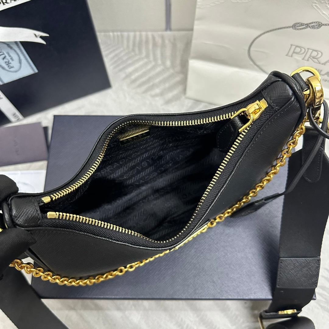 Prada Re-Edition 2005 Re-Nylon bag – Black/Gold