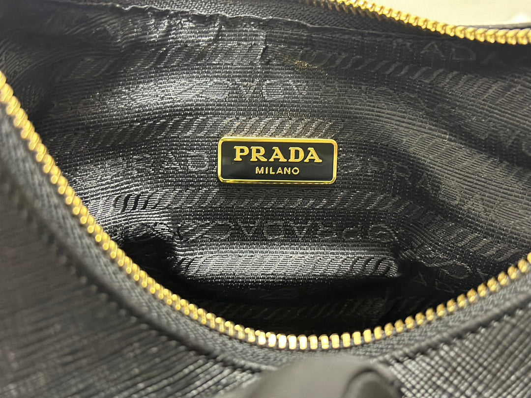 Prada Re-Edition 2005 Re-Nylon bag – Black/Gold