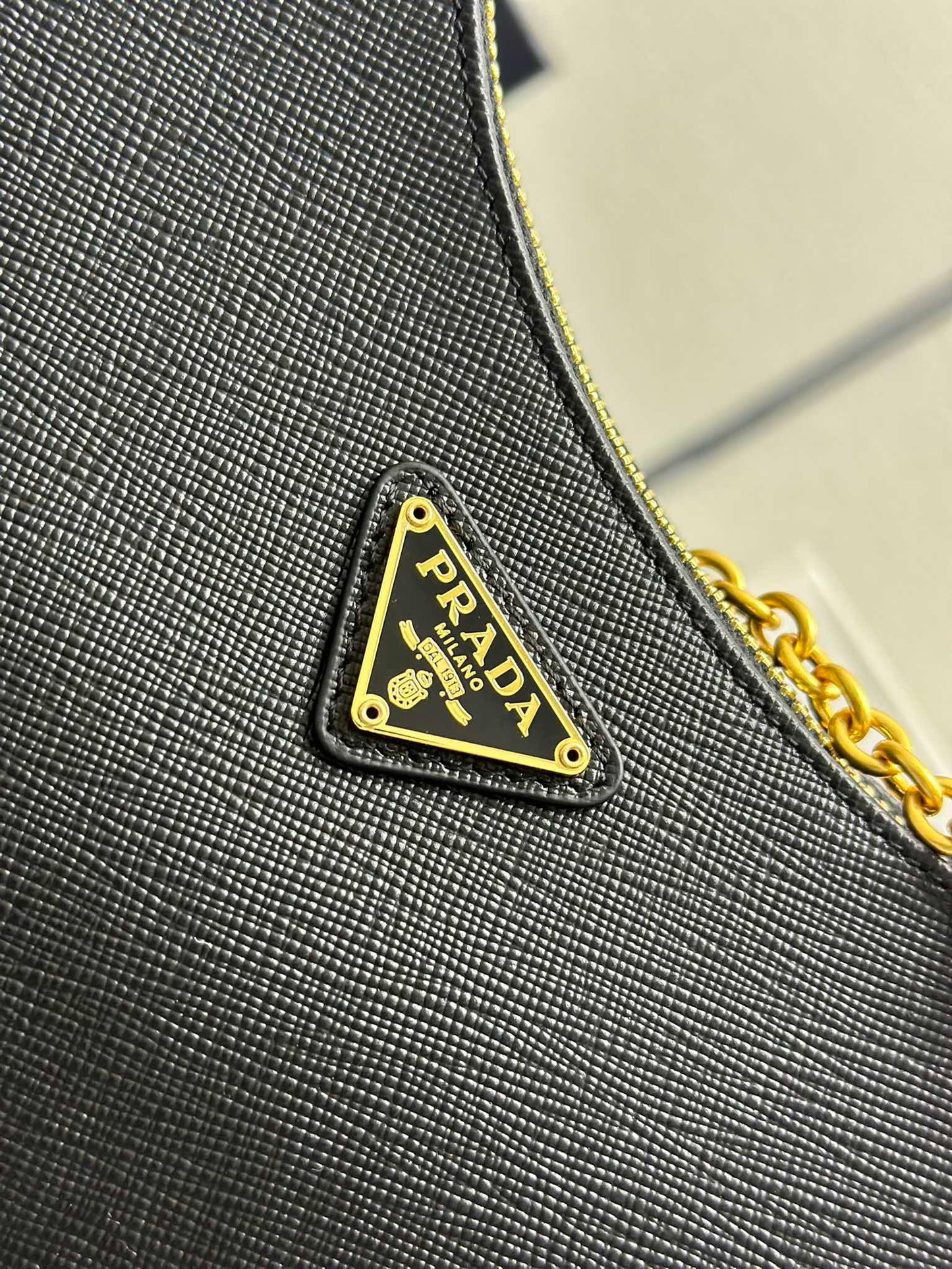 Prada Re-Edition 2005 Re-Nylon bag – Black/Gold