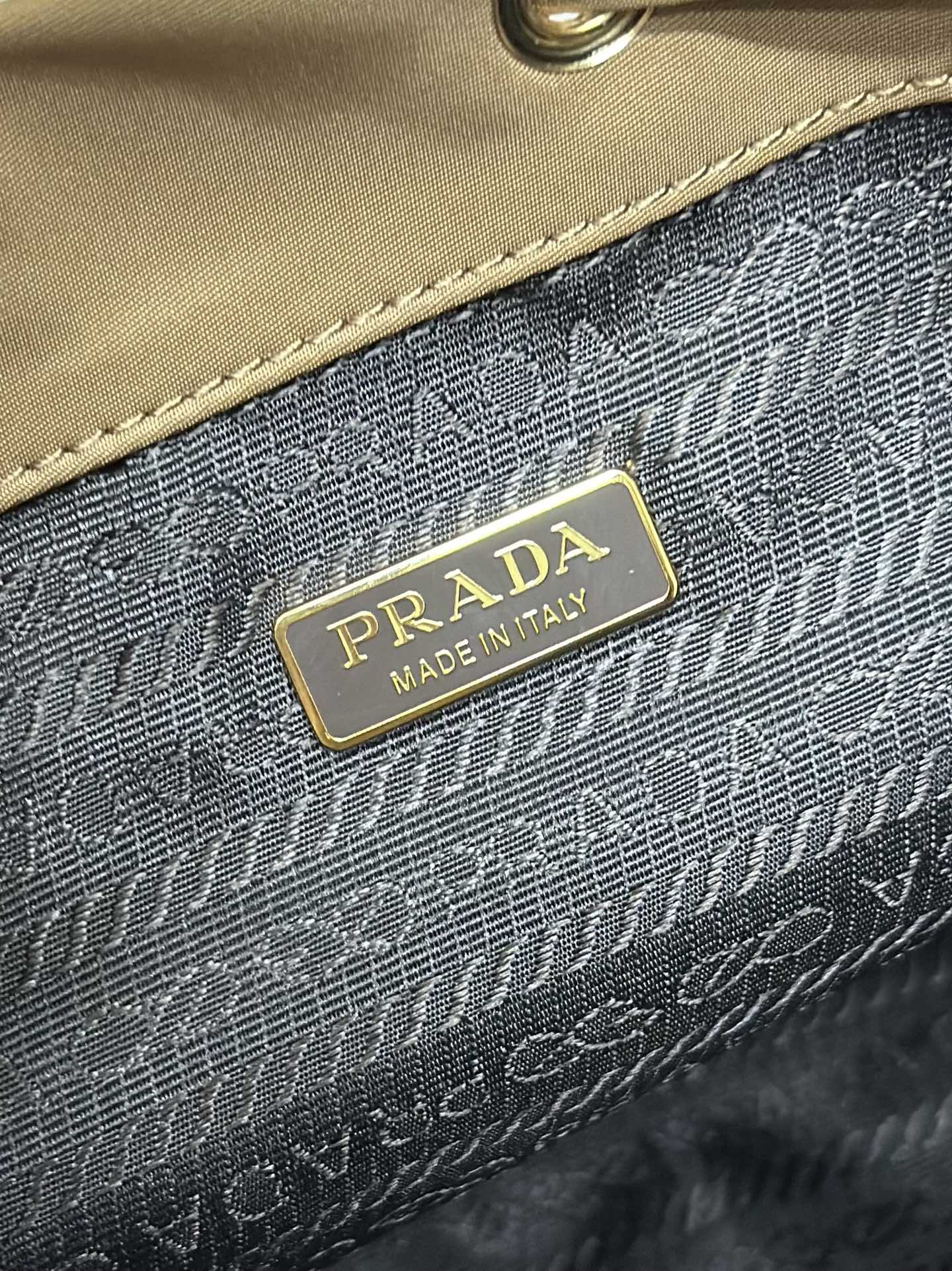 Prada Re-Edition 1978 Re-Nylon – Camel Brown