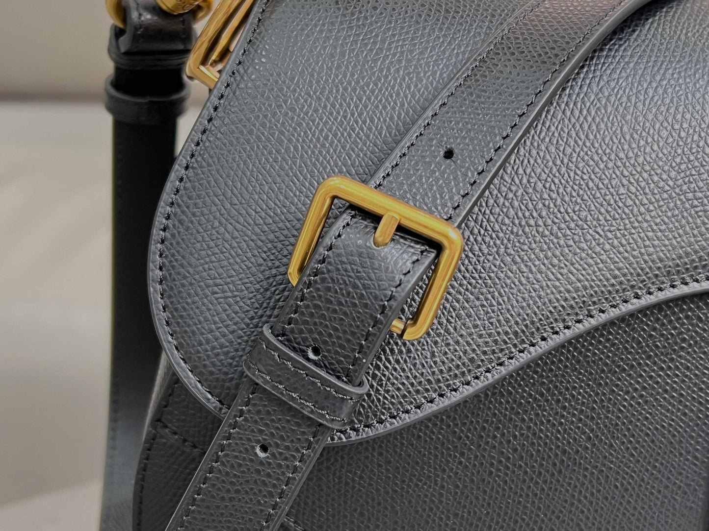 Rouge Black Classic Saddle
