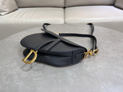 Rouge Black Classic Saddle