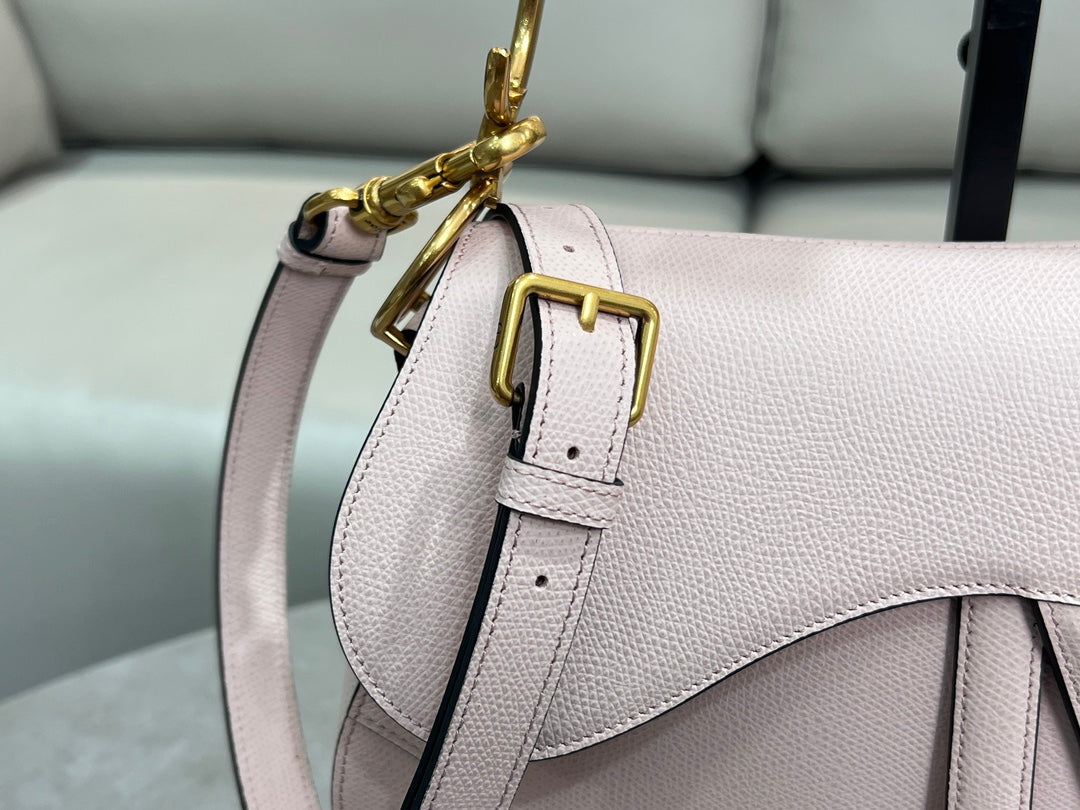 Rouge Pink Classic Saddle