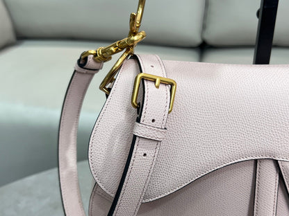 Rouge Pink Classic Saddle