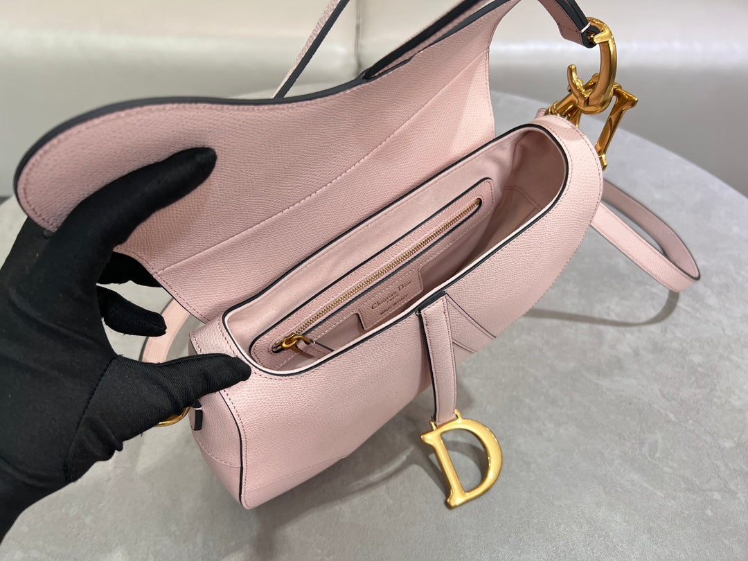 Rouge Pink Classic Saddle