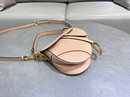 Rouge Rose Pink Classic Saddle