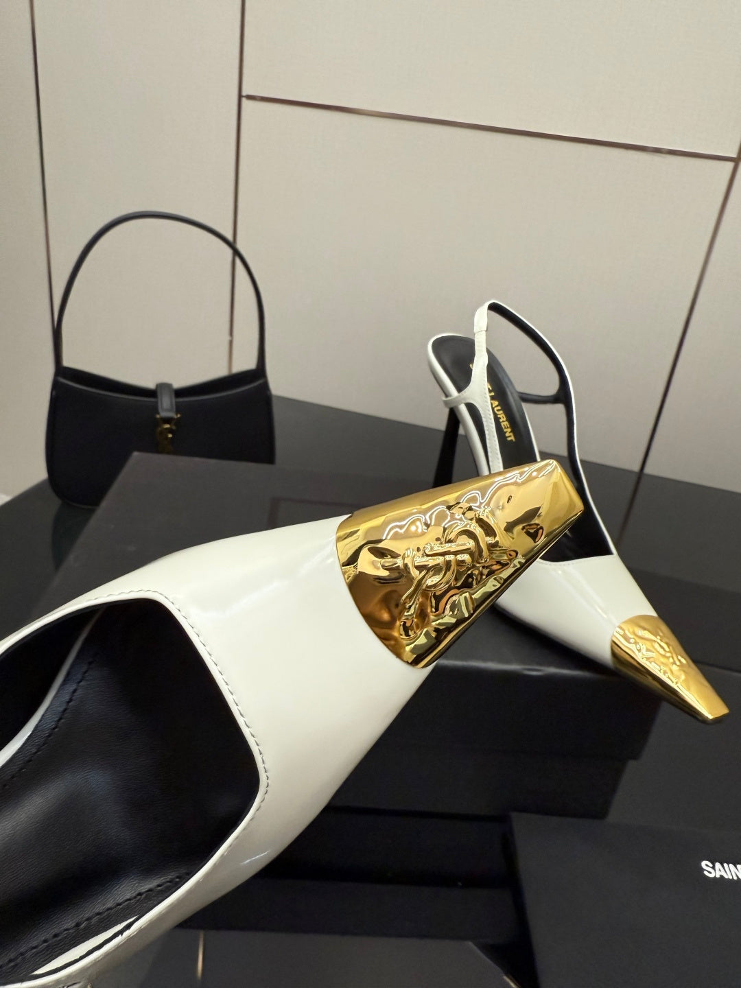 YSL SAINT LAURENT Jeanne Slingback Pumps