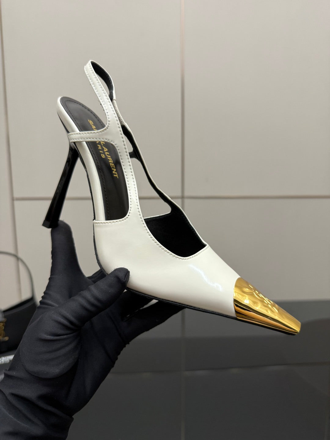 YSL SAINT LAURENT Jeanne Slingback Pumps