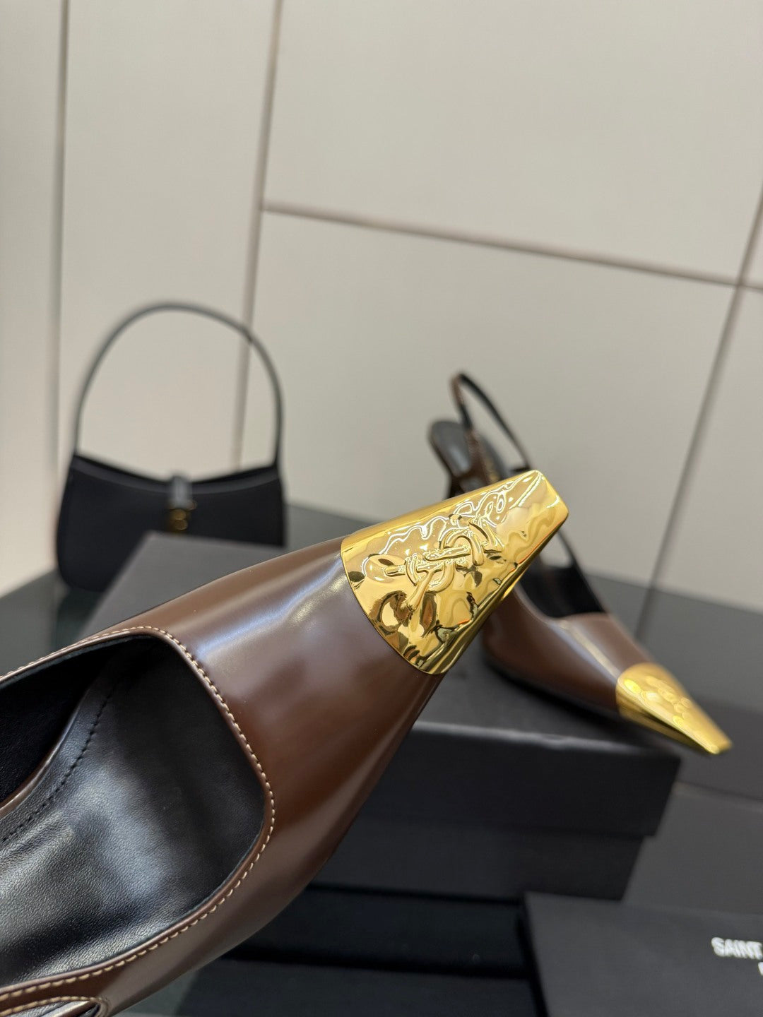 YSL SAINT LAURENT Jeanne Slingback Pumps
