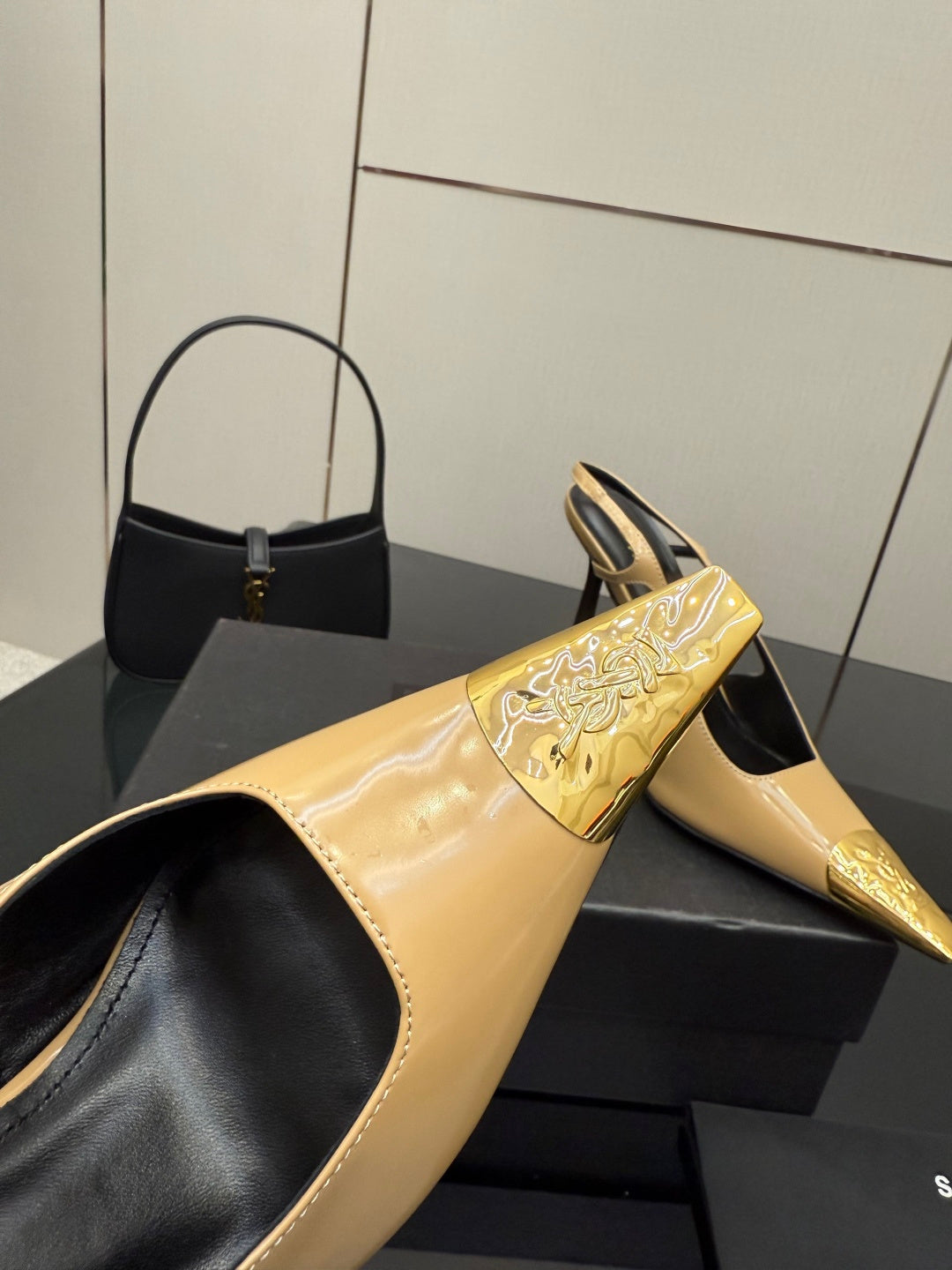 YSL SAINT LAURENT Jeanne Slingback Pumps