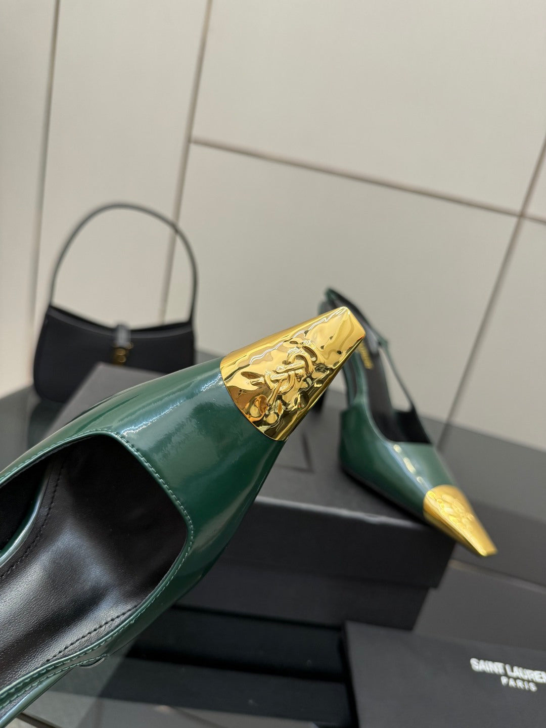 YSL SAINT LAURENT Jeanne Slingback Pumps