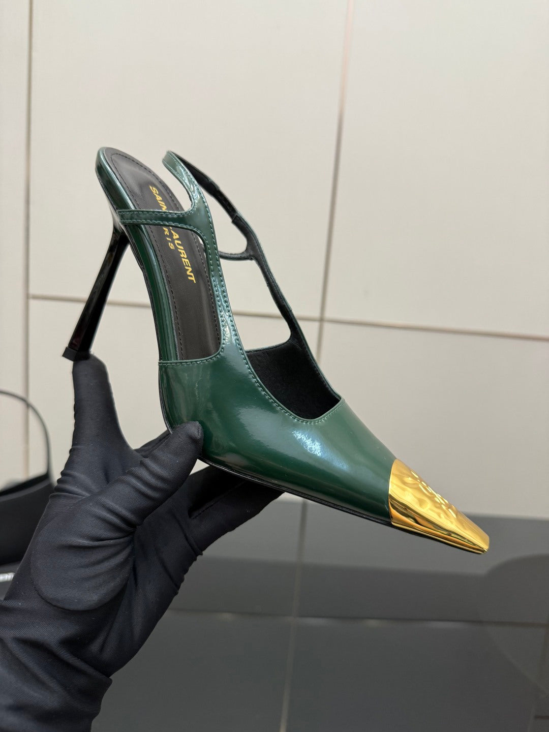 YSL SAINT LAURENT Jeanne Slingback Pumps