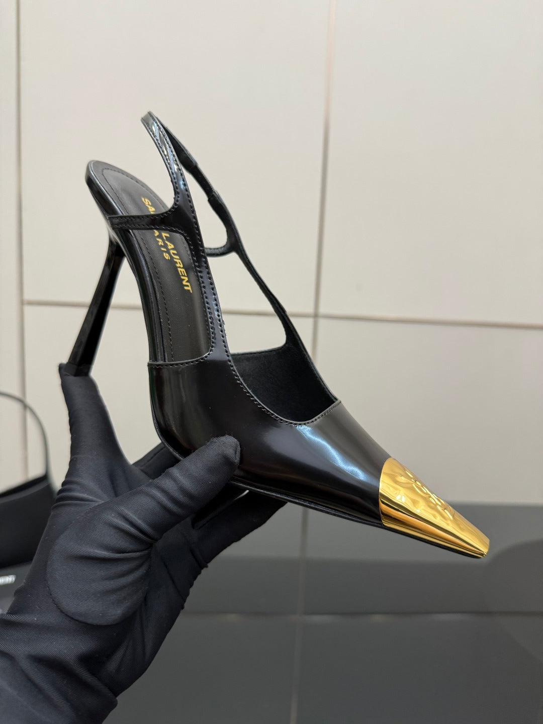 YSL SAINT LAURENT Jeanne Slingback Pumps