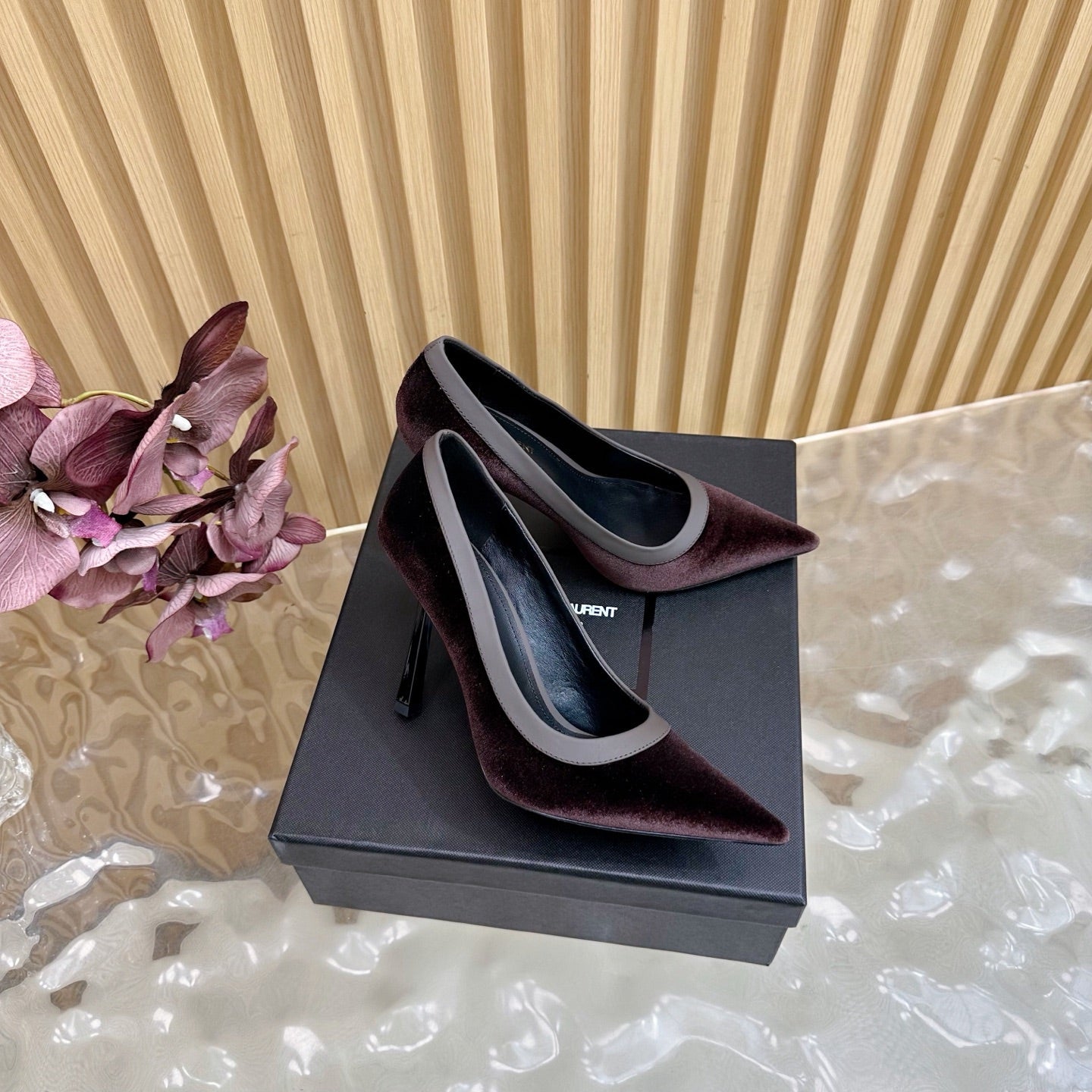 YSL SAINT LAURENT Velvet Anja Heels