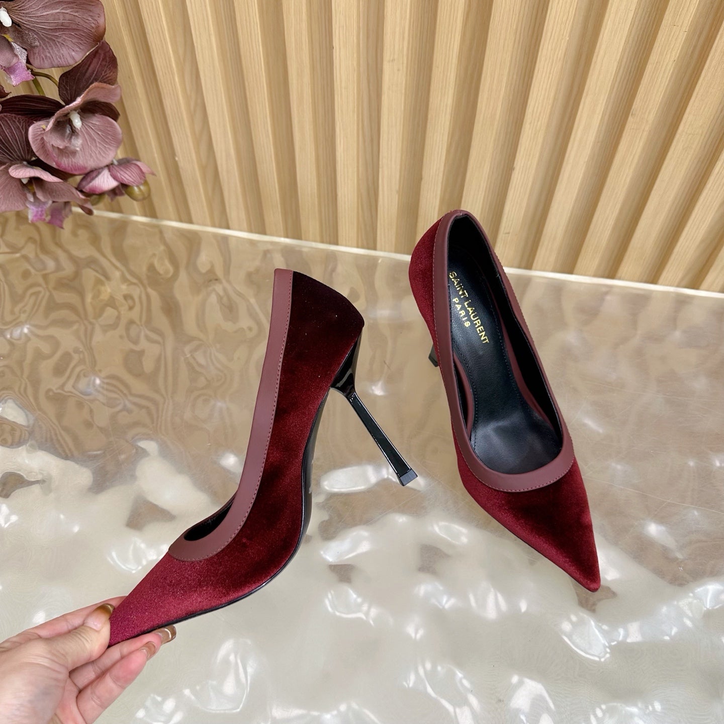 YSL SAINT LAURENT Velvet Anja Heels