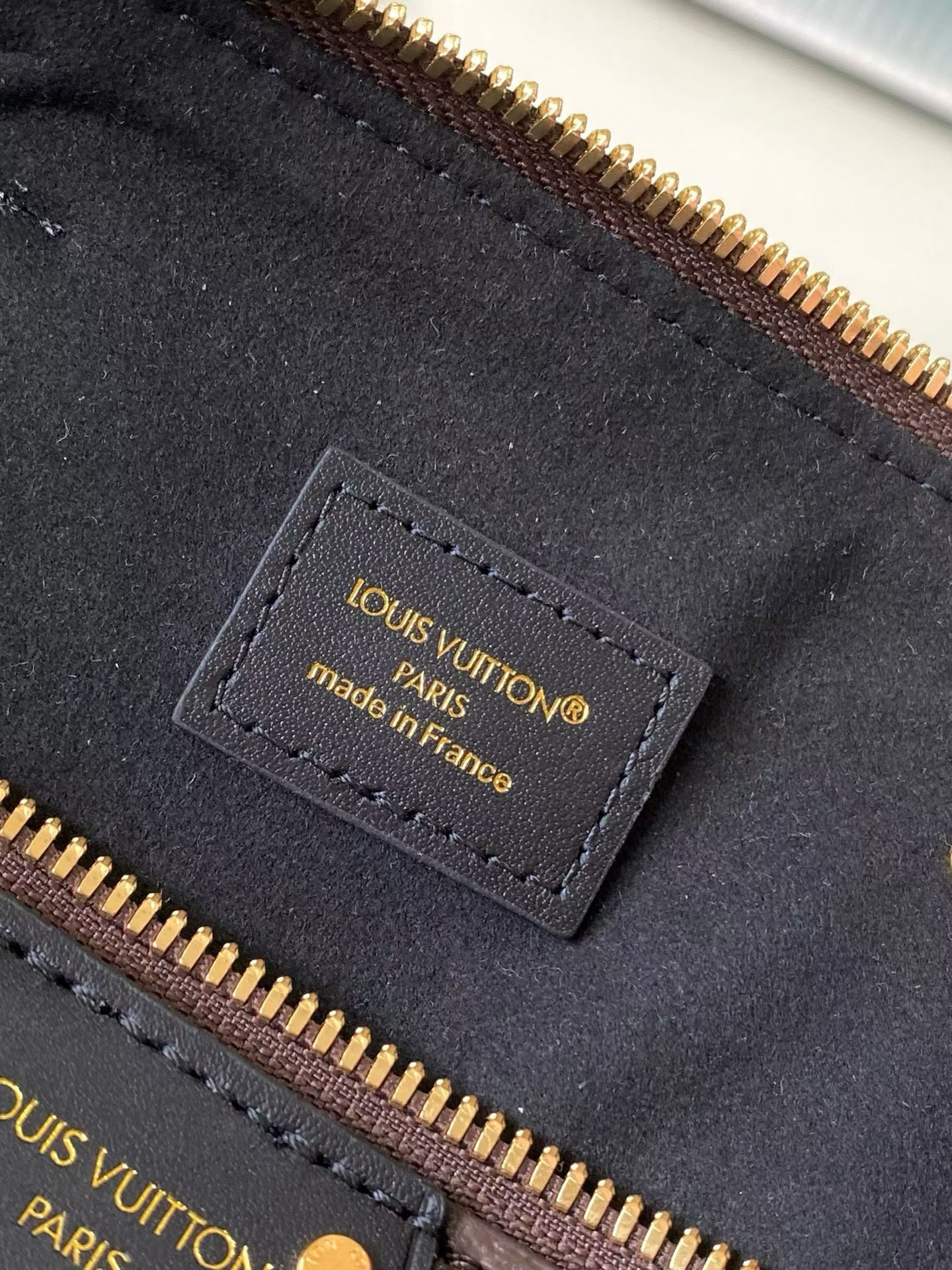 LOUIS VUITTON Speedy Trunk 25 – Monogram Canvas