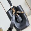 Louis Vuitton Capucines MM Souple Bag