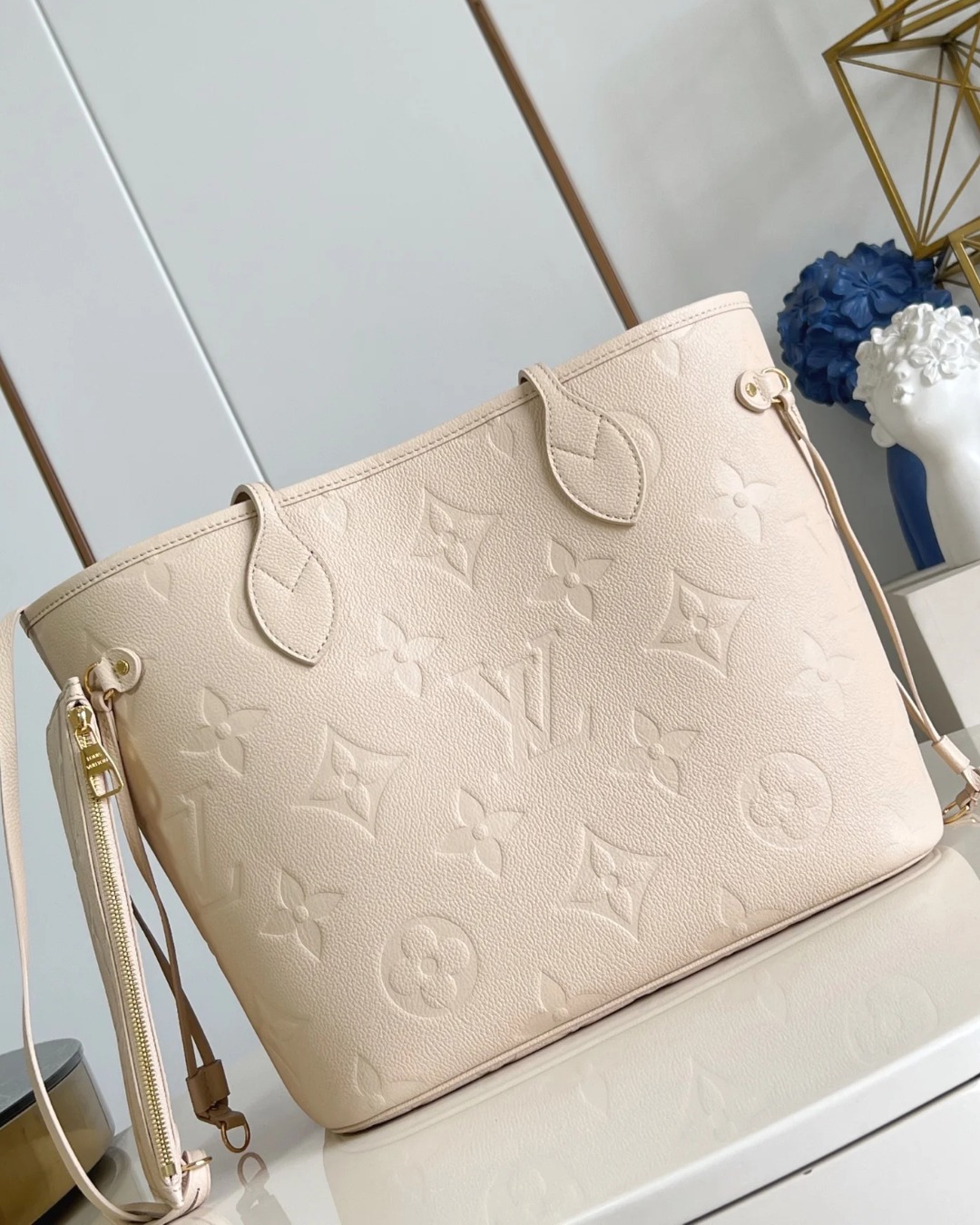 Louis Vuitton Neverfull MM Tote Bag