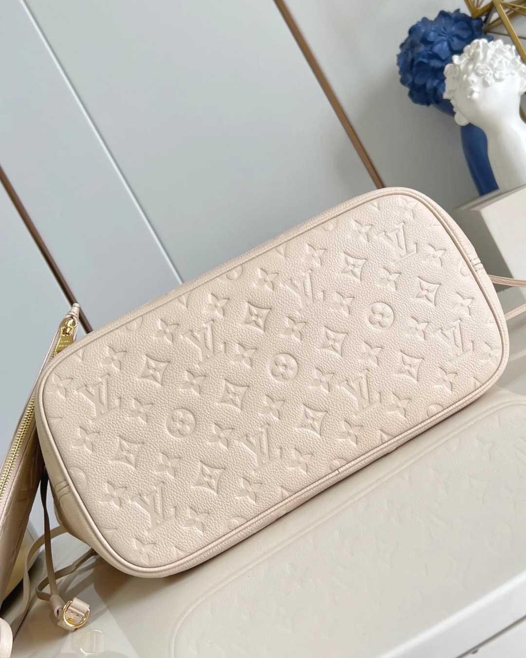 Louis Vuitton Neverfull MM Tote Bag