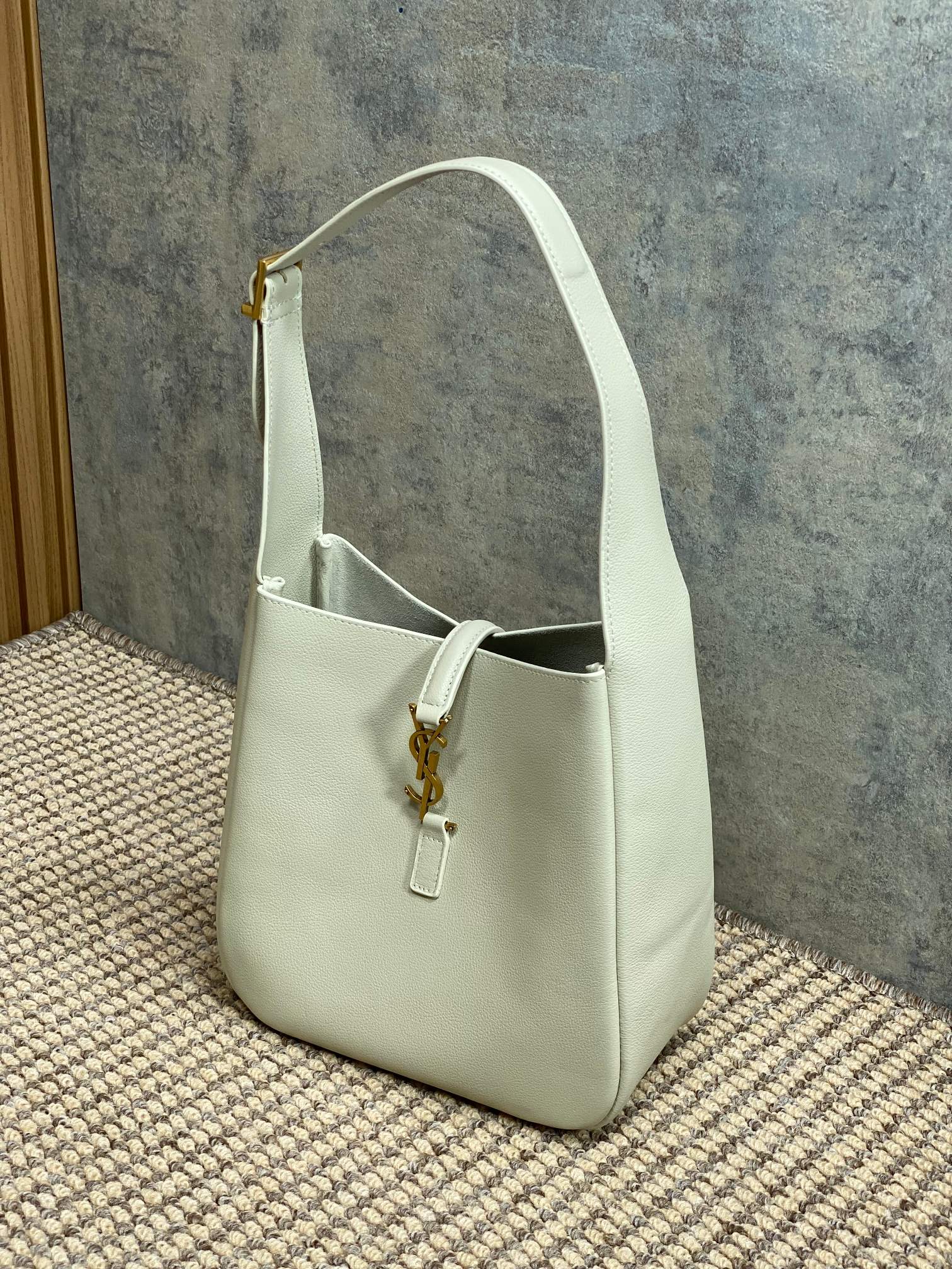 Saint Laurent Le 5 à 7 Supple Shoulder Bag