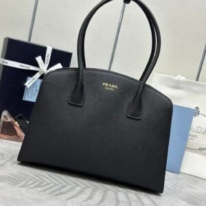 Prada Saffiano leather Tote Bag - Black